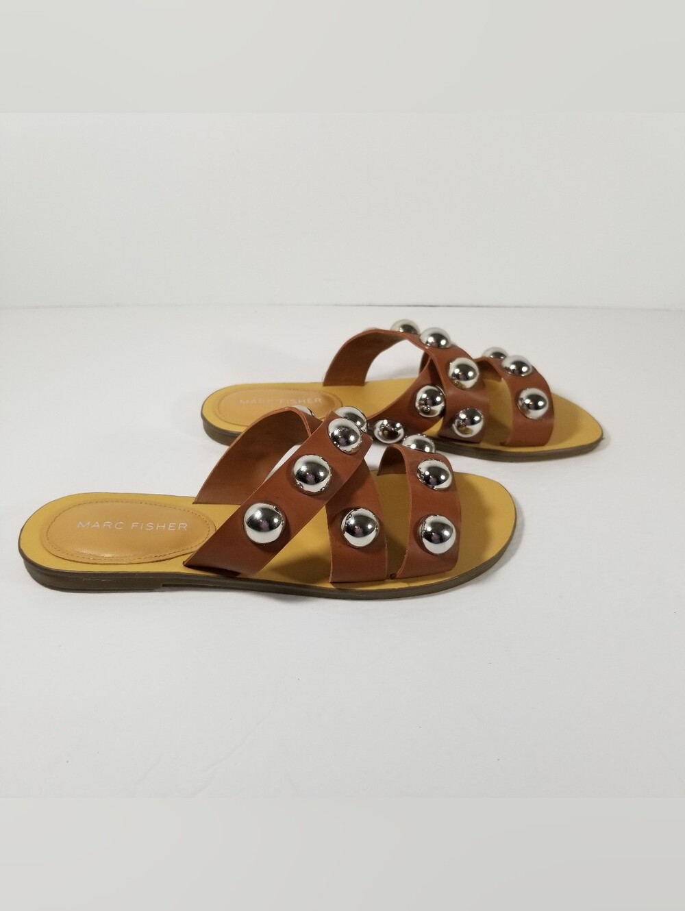 Marc Fisher Bryte 2 Sandals Women's 7 Silver Studded Tan Criss Cross Slide Shoes